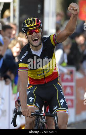 20120831 - ANTWERP, BELGIUM: Belgian national champion Tom Boonen of team Omega Pharma - Quick Step celebrates as he crosses the finish line of the first stage of the first edition of the World Ports Cycling Classic, Friday 31 August 2012 in Antwerp. BELGA PHOTO DIRK WAEM Stock Photo