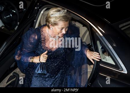 20121019 - LUXEMBOURG, LUXEMBOURG: Queen Paola of Belgium arrives for a gala dinner in Luxembourg Grand-Ducal palace, after the civil wedding of Crown Prince Guillaume of Luxembourg and Belgian Countess Stephanie de Lannoy, Friday 19 October 2012, in Luxembourg city. The marriage celebrations last two days. BELGA PHOTO NICOLAS LAMBERT Stock Photo