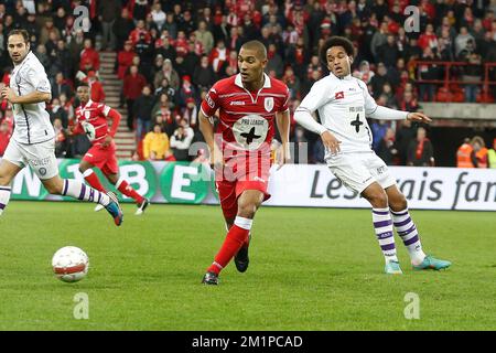 Anderlecht's Bram Nuytinck and Standard's William Vainqueur fight for the  ball during the Jupiler Pro League match of Play-Off 1 between Standard de  Liege and RSC Anderlecht, in Liege Stock Photo 