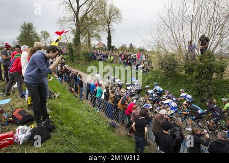 Illustration picture shows the pack of cyclists at the 'Oude Kwaremont' during 'Ronde van Vlaanderen - Tour des Flandres - Tour of Flanders' one day cycling race, 259 KM from Brugge to Oudenaarde, Sunday 06 April 2014.  Stock Photo