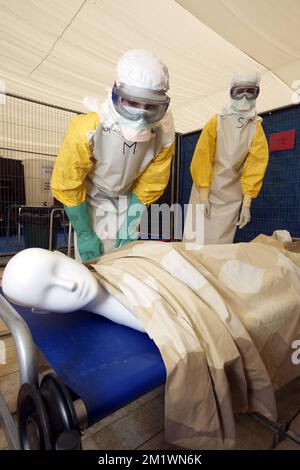 20141020 - BRUSSELS, BELGIUM: Illustration picture shows the Brussel Ebola training center during a press conference of Medicins Sans Frontieres (MSF - Artsen Zonder Grenzen - Doctors Without Borders) to ask for support to fight against the Ebola virus in West Africa, in Brussels, Monday 20 October 2014. BELGA PHOTO NICOLAS MAETERLINCK Stock Photo