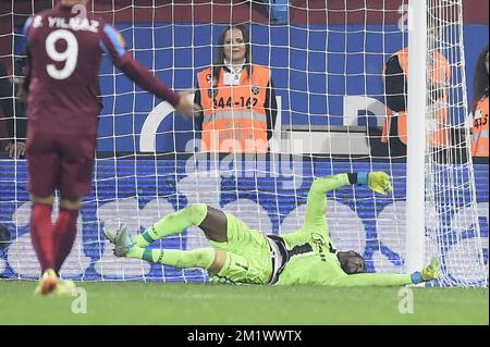 20141023 - TRABZON, TURKEY: Lokeren's goalkeeper Barry Boubacar Copa pictured in action during a game between Turkish club Trabzonspor AS and Belgian soccer team KSC Lokeren OVL in the Huseyin Avni Aker Stadium in Trabzon, Thursday 23 October 2014. It is the third day of the group stage of the UEFA Europa League competition, in group L. BELGA PHOTO YORICK JANSENS Stock Photo