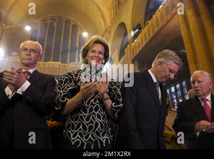 20141109 - BRUSSELS, BELGIUM: European Council President Herman Van Rompuy, Queen Mathilde of Belgium, King Philippe - Filip of Belgium and Minister of State Mark Eyskens pictured at a royal visit to the '1000 Voices for Peace' concert to commemorate World War I, Sunday 09 November 2014 in Brussels. BELGA PHOTO NICOLAS MAETERLINCK