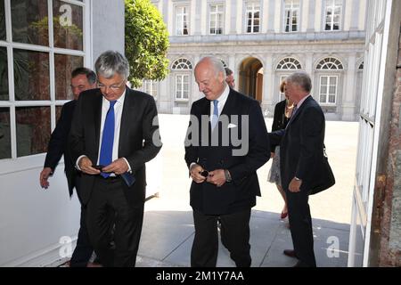 20150611 - BRUSSELS, BELGIUM: Vice-Prime Minister and Foreign Minister Didier Reynders and United Nations and Arab League for Syria Special Envoy Staffan de Mistura pictured during a bilateral meeting between Belgium's Foreign Minister Reynders and United Nations and Arab League for Syria Special Envoy Staffan de Mistura, Thursday 11 June 2015, in Brussels.  BELGA PHOTO NICOLAS MAETERLINCK Stock Photo