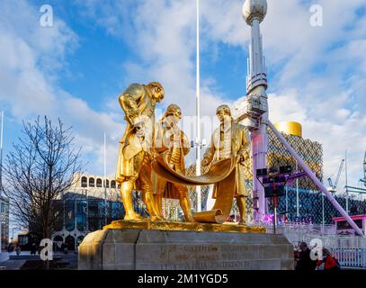 The Golden Boys Statue of Matthew Boulton, James Watt and William Murdoch of the Industrial Revoluiton in Centenary Square, Birmingham, West Midlands Stock Photo