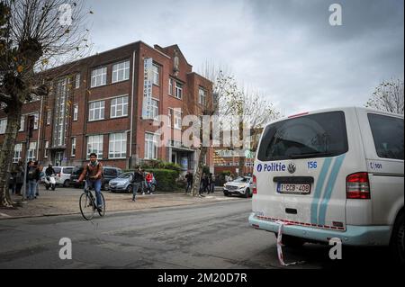 20151120 - ANTWERP, BELGIUM: Illustration picture shows a police van at the Don Bosco school in Hoboken, Antwerp, Friday 20 November 2015. Three Antwerp schools were evacuated this morning following a bomb alert. One of the schools was the Don Bosco school. BELGA PHOTO LUC CLAESSEN Stock Photo