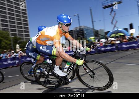 20160124 - ADELAIDE, AUSTRALIA: Australian Simon Gerrans of Orica GreenEDGE rides the sixth and final stage of the 18th Tour Down Under cycling race, 90 km from Adelaide to Adelaide, Australia, Sunday 24 January 2016.  PHOTO YUZURU SUNADA Stock Photo