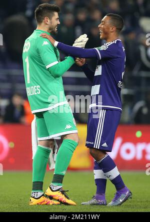 Standard's goalkeeper Victor Valdes Arriba and Anderlecht's Youri Tielemans pictured after the Jupiler Pro League match between RSC Anderlecht and Standard de Liege, in Brussels, Sunday 28 February 2016, on day 28 of the Belgian soccer championship. BELGA PHOTO VIRGINIE LEFOUR Stock Photo