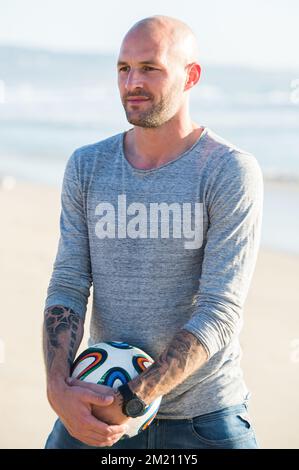 Belgian soccer player Jelle Van Damme of US team LA Galaxy poses for the photographer at Manhattan Beach Pier, Los Angeles, California, USA. BELGA PHOTO BLAINE OHIGASHI Stock Photo