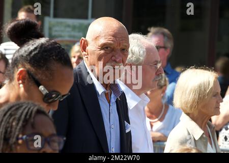 Singer Le grand Jojo - Lange Jojo (Jules Jean Vanobbergen) pictured at the funeral ceremony for jazz musician Toots Thielemans, in La Hulpe on Saturday 27 August 2016. Jean Baptiste Frederic Isidor (Toots) baron Thielemans died on August 22nd at the age of 94. Stock Photo