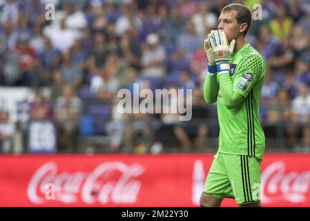 Anderlecht's goalkeeper Davy Roef pictured during the Jupiler Pro League match between RSC Anderlecht and Sporting Charleroi, in Anderlecht, Brussels, Sunday 28 August 2016, on the sixth day of the Belgian soccer championship. BELGA PHOTO LAURIE DIEFFEMBACQ Stock Photo