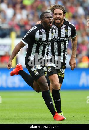 Charleroi's Djamel Bakar and Charleroi's Damien Marcq celebrate after scoring during the Jupiler Pro League match between RSC Anderlecht and Sporting Charleroi, in Anderlecht, Brussels, Sunday 28 August 2016, on the sixth day of the Belgian soccer championship. BELGA PHOTO VIRGINIE LEFOUR Stock Photo