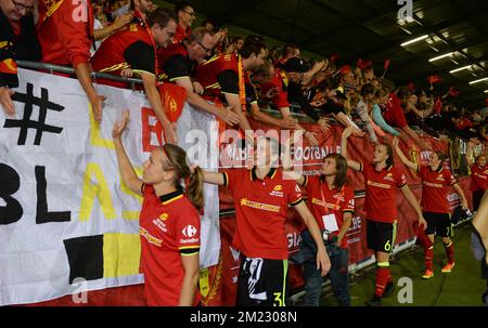 Belgian players celebrate their qualification with the fans, despite their 0-2 loss at a Euro2017 qualification match between the Red Flames Belgian national women soccer team, and England, Tuesday 20 September 2016 in Leuven. The Red Flames are already qualified for the Uefa Women's Euro 2017 that will take place from July 16th to August 6th in The Netherlands. BELGA PHOTO DAVID CATRY Stock Photo