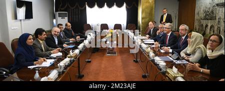 Iranian Deputy Minister of Finance Mohammed Khazaee (L) and Flemish Minister-President Geert Bourgeois (R) pictured during a visit at the Ministry of Finance on the second day of a Flemish economic mission to Iran, on Monday 31 October 2016 in Teheran, Iran. BELGA PHOTO YORICK JANSENS Stock Photo