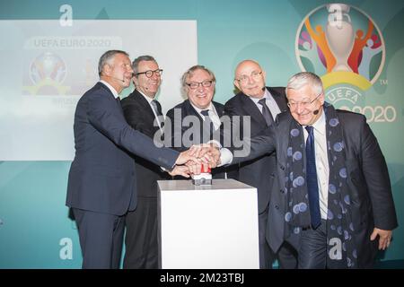 Logo of the Dutch Football Association Koninklijke Niederlandse Voetbal  Bond KNVB and the National team - Netherlands Stock Photo - Alamy