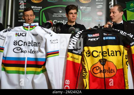 Crelan Ceo Luc Versele, Belgian world champion Wout Van Aert and Joel Verheyden pictured during a press conference of World Champion cyclocross cycling Van Aert, Monday 30 January 2017, in Brussels. Yesterday Van Aert won the World Championships in Luxembourg extending his title. BELGA PHOTO DAVID STOCKMAN Stock Photo