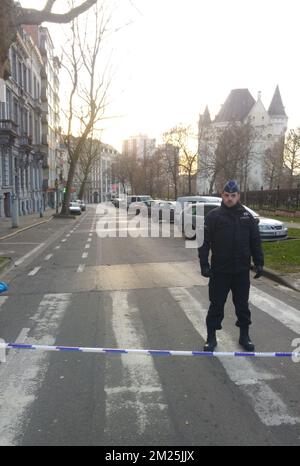 A large security perimeter is set around Porte de Hal - Hallepoort where police arrested a car which failed to stop at a traffic red light, and policee found gas cyclinders in the car, in Brussels, Saint-Gilles - Sint-Gillis municipality, Thursday 02 March 2017. BELGA PHOTO LAURIE DIEFFEMBACQ Stock Photo