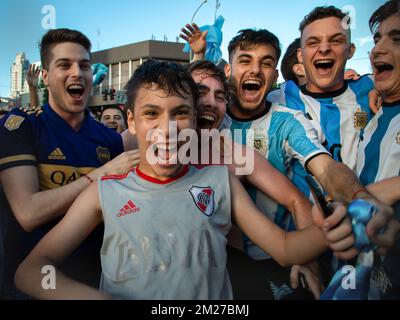 Buenos Aires, Argentina. 13th Dec, 2022. Soccer, World Cup, Argentina - Croatia, final round, semi-final, Argentine soccer fans celebrate the victory of their team. Credit: Florencia Martin/dpa/Alamy Live News Stock Photo