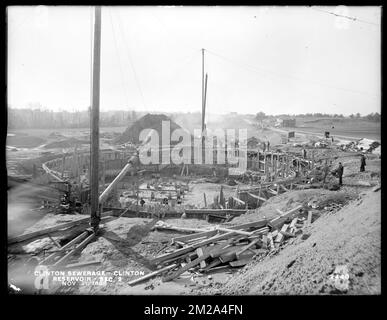 Clinton Sewerage, reservoir, Section 2, Clinton, Mass., Nov. 21, 1898 , waterworks, sewage treatment, reservoirs water distribution structures, construction sites Stock Photo