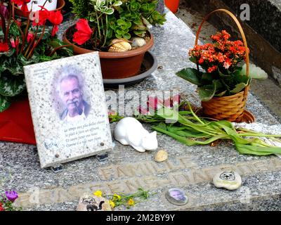 Tomb of Georges Brassens | Tombe de Georges Brassens chanteur (1921-1981) cimetière le Py dans la ville de Sète 04/01/2018  Stock Photo