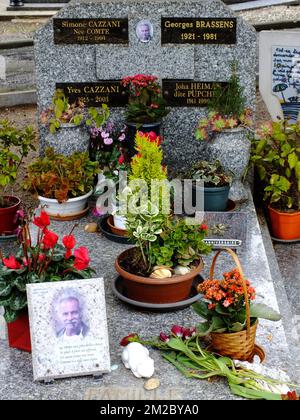 Tomb of Georges Brassens | Tombe de Georges Brassens chanteur (1921-1981) cimetière le Py dans la ville de Sète 04/01/2018  Stock Photo