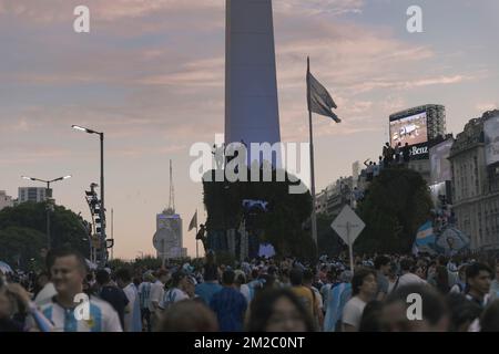 Buenos Aires, Argentina. 13th Dec, 2022. People came out to celebrate the victory of Argentina against Croatia in the World Cup in Qatar in the center of the city. The National Team prevailed 3-0 with a first goal by Lionel Messi from a penalty at 34' and with a second and third goal by Julián Alvarez at 39' and 69'. With this result Argentina goes to the final. (Photo by Esteban Osorio/Pacific Press) Credit: Pacific Press Media Production Corp./Alamy Live News Stock Photo