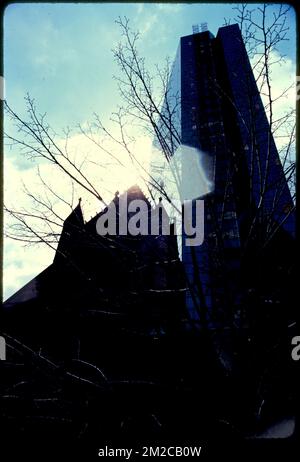 Copley Sq. group - New John Hancock Ins. Co. - Trinity Church toward old John Hancock , Office buildings, Disasters, Windows, John Hancock Tower Boston, Mass.. Photographs by Ernst Halberstadt Stock Photo