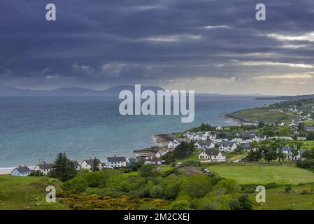 View over the village Gairloch on the shores of Loch Gairloch, Wester Ross, North-West Scottish Highlands, Scotland | Le village Gairloch et Loch Gairloch, Wester Ross, Ecosse, Royaume-Uni 30/05/2017 Stock Photo