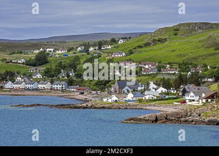 View over the village Gairloch on the shores of Loch Gairloch, Wester Ross, North-West Scottish Highlands, Scotland | Le village Gairloch et Loch Gairloch, Wester Ross, Ecosse, Royaume-Uni 31/05/2017 Stock Photo