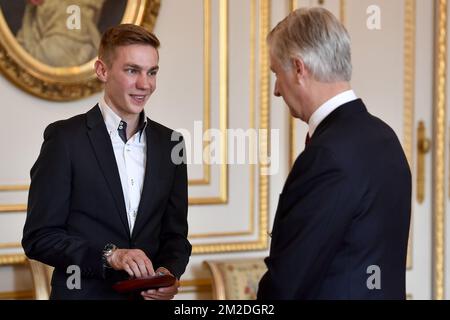 King Philippe - Filip of Belgium and Belgian speed skater Bart Swings pictured during an Audience at the Royal Palace in Brussels, Monday 05 March 2018. Two weeks ago Belgian speed skater Swings won a silver medal in the men's mass start speed skating event at the XXIII Olympic Winter Games in Pyeongchang County, South Korea. BELGA PHOTO DIRK WAEM Stock Photo