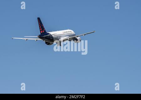 Airbus A319-111 from Brussels Airlines taking off from Brussels-National airport, Zaventem, Belgium | Airbus A319-111, avion de ligne moyen-courrier de Brussels Airlines en vol 06/05/2018 Stock Photo