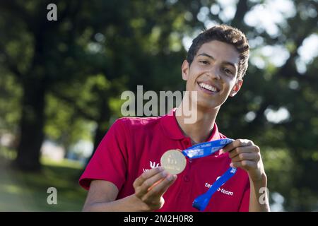 Belgian Jonathan Sacoor poses for the photographer with golden meda during day sixth of the IAAF World U20 Athletics Championships in Tampere, Finland, Sunday 15 July 2018. The U20 Worlds take place from 10 to 15 July 2018. BELGA PHOTO JASPER JACOBS Stock Photo