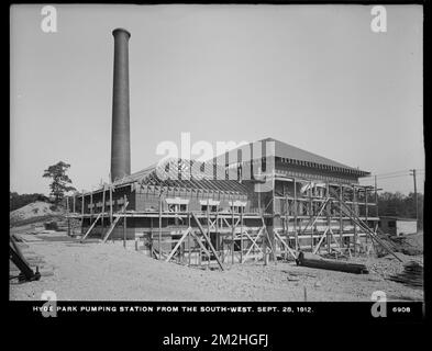 Distribution Department, Hyde Park Pumping Station, from the southwest, Hyde Park, Mass., Sep. 28, 1912 , waterworks, pumping stations, construction sites Stock Photo