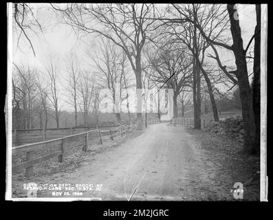 Distribution Department, Southern High Service Pipe Line, Section 19, station 20, Reservoir Lane, Brookline, Mass., Nov. 26, 1898 , waterworks, aqueducts, roadways Stock Photo
