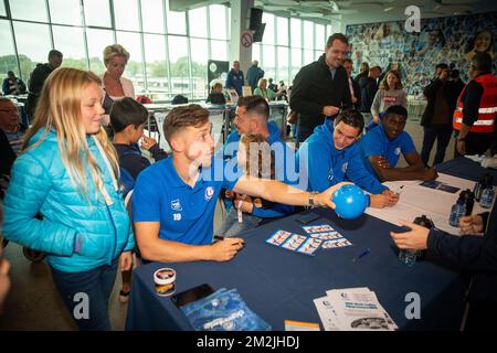 Illustration Picture Shows The Kids Fanday Of Soccer Team Kaa Gent 