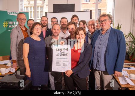 Groen chairwoman Meyrem Almaci, Gent alderman Filip Watteeuw, Gent alderwoman Tine Heyse and others pictured during a meeting with Groen head of lists of main Flemish cities and Brussels, in Gent, Wednesday 26 September 2018. Local elections are held on 14 October in Belgium. BELGA PHOTO JAMES ARTHUR GEKIERE Stock Photo