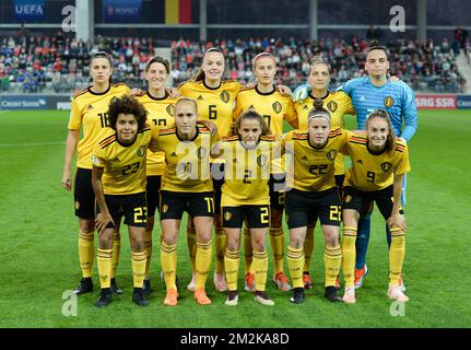 Belgian team posing for the team picture with Belgium's Laura De Neve, Belgium's Aline Zeler, Belgium's Tine De Caigny, Belgium's Julie Biesmans, Belgium's Maud Coutereels, Belgium's goalkeeper Nicky Evrard, Belgium's Kassandra Ndoutou Eboa Missipo, Belgium's Janice Cayman, Belgium's Davina Philtjens, Belgium's Laura Deloose and Belgium's Tessa Wullaert a soccer game between Switzerland and Belgium's national team the Red Flames, Tuesday 09 October 2018, in Biel, Switzerland, the return leg of the play-offs qualification games for the women's 2019 World Cup. BELGA PHOTO DAVID CATRY Stock Photo