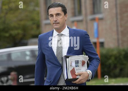 CAPTION CORRECTION - CORRECTING PLACE AND PHOTOGRAPHER - Lawyer Kris Luyckx  arrives at the headquarters of the federal