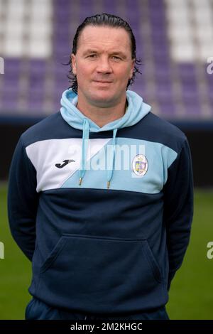 Beerschot's head coach Stijn Vreven poses for photographer, in marge of 2018-2019 photoshoot of Belgian Proximus League soccer team Beerschot-Wilrijk, Thursday 18 October 2018 in Beerschot. BELGA PHOTO LUC CLAESSEN Stock Photo