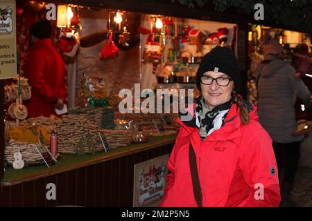 Nürnberg schöne Frau, Lebkuchen, Merry Christm, Nürnberg, Nürnberger Weihnachtsmarkt, Nürnberger Christkindlesmarkt, Engel, Anhänger, Kugel, Glühwein, Stock Photo