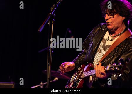 Oxford, United Kingdom. 12th, December 2022. The English rock band The Chameleons performs a live concert at the O2 Academy Oxford in Oxford. Here singer and bass player Mark Burgess is seen live on stage. (Photo credit: Gonzales Photo – Per-Otto Oppi). Stock Photo