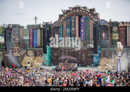 Mainstage pictured during the first day of the Tomorrowland music festival, Friday 19 July 2019. The 15th edition of Tomorrowland electronic music festival takes place at the 'De Schorre' terrain in Boom from 19 to 21 July 2017 and from 26 to 28 July 2018. BELGA PHOTO DAVID PINTENS Stock Photo