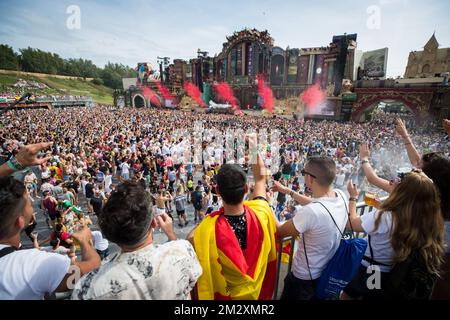 Mainstage pictured and during the first day of the Tomorrowland music festival, Friday 19 July 2019. The 15th edition of Tomorrowland electronic music festival takes place at the 'De Schorre' terrain in Boom from 19 to 21 July 2017 and from 26 to 28 July 2018. BELGA PHOTO DAVID PINTENS Stock Photo