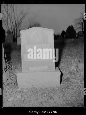 Forest Hills and Mt. Hope Cemetery. Father, mother , Tombs & sepulchral monuments, Cemeteries.  Leon Abdalian Collection Stock Photo