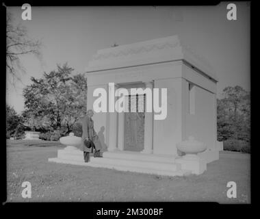 Forest Hills Cemetery , Tombs & sepulchral monuments, Cemeteries, Forest Hills Cemetery Boston, Mass..  Leon Abdalian Collection Stock Photo