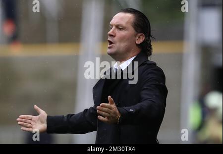 Beerschot's head coach Stijn Vreven gestures during a soccer match between Unions Saint-Gilloise and Beerschot, Sunday 06 October 2019 in Brussels, on day nine of the 'Proximus League' 1B division of the Belgian soccer championship. BELGA PHOTO VIRGINIE LEFOUR Stock Photo