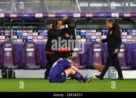 Anderlecht's Laura Deloose look dejected after the soccer match between RSCA Women and Portuguese club SL Benfica, Wednesday 18 November 2020 in Brussels, in the second qualifying round for the women's UEFA Champions League competition. BELGA PHOTO DAVID CATRY Stock Photo