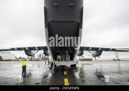 Illustration picture shows the arrival of an A400M transport airplane of the Belgian Defence, at the military airport in Melsbroek, Steenokkerzeel, Tuesday 22 December 2020. In total, Belgium has ordered eight A400M aircraft, one of which is on behalf of Luxembourg, to replace the current C-130s. Capable of conducting tactical missions and strategic flights of up to 5,400 kilometers, the A400M must fill a gap that European armies have repeatedly had to identify in terms of air transport. The aircraft has a length of 45 meters and a wingspan of 42 meters and can not only transport heavy equipme Stock Photo