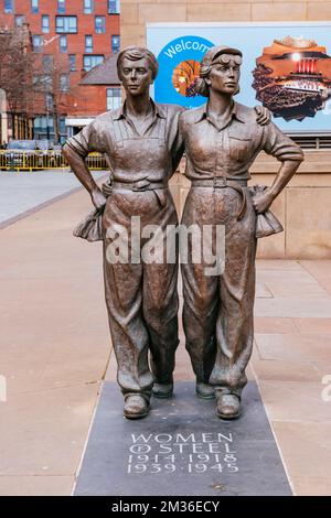 Women of Steel is a bronze sculpture that commemorates the women of Sheffield who worked in the city's steel industry during the First World War and S Stock Photo