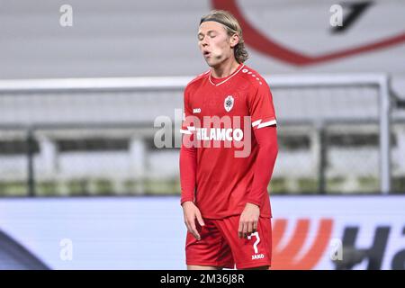 Antwerp's Viktor Fischer looks dejected during a soccer game between Belgian Royal Antwerp FC and Turkish club Fenerbahce S.K., Thursday 04 November 2021 in Antwerp, on the fourth day of the UEFA Europa League group stage, in group D. BELGA PHOTO LAURIE DIEFFEMBACQ Stock Photo
